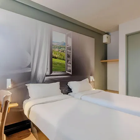 Hotel Lens 2*