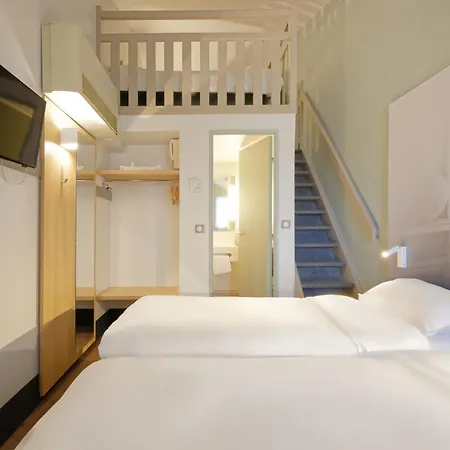 Hotel Lens 2*